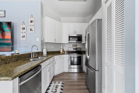 Casa en venta en Miami, Florida, 4 dormitorios, 153.47 m2 № 1848896 - foto 10