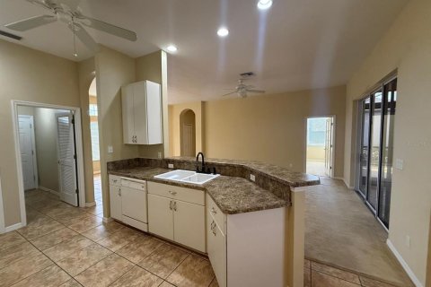 Villa ou maison à louer à Tavares, Floride: 3 chambres, 161.74 m2 № 2102895 - photo 3