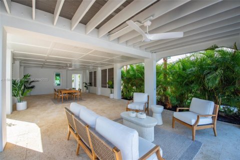 House in Marathon, Florida 5 bedrooms, 279.73 sq.m. № 1958752 - photo 28