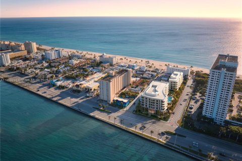 Condominio en venta en Hollywood, Florida, 2 dormitorios, 132.2 m2 № 1745568 - foto 18