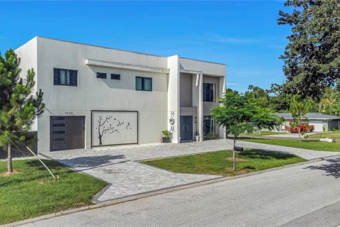 House in Clearwater, Florida 3 bedrooms, 294.13 sq.m. № 2202518 - photo 3