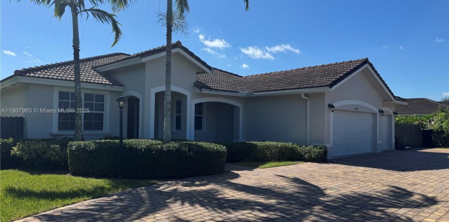 Villa ou maison à Miami, Floride 4 chambres, 181.07 m2 № 1967724