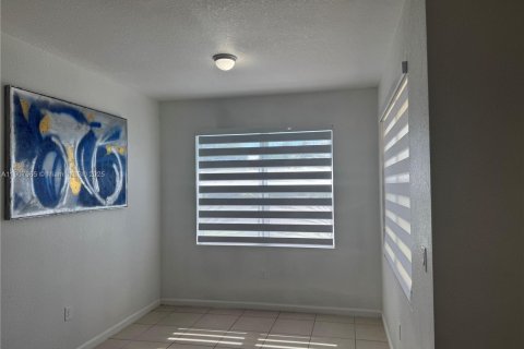 Villa ou maison à vendre à Miami, Floride: 4 chambres, 181.07 m2 № 1967724 - photo 11