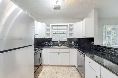 Снять в аренду виллу или дом в Помпано-Бич, Флорида 3 спальни, 225.94м2, № 2034846 - фото 16