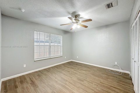 Снять в аренду виллу или дом в Помпано-Бич, Флорида 3 спальни, 225.94м2, № 2034846 - фото 25