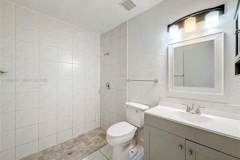 Снять в аренду виллу или дом в Помпано-Бич, Флорида 3 спальни, 225.94м2, № 2034846 - фото 28