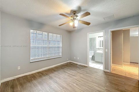 Снять в аренду виллу или дом в Помпано-Бич, Флорида 3 спальни, 225.94м2, № 2034846 - фото 29