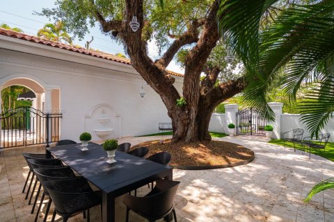Casa en venta en Coral Gables, Florida, 6 dormitorios, 451.23 m2 № 2000239 - foto 14
