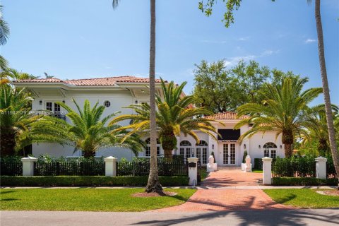 Casa en Coral Gables, Florida 6 dormitorios, 451.23 m2 № 2000239