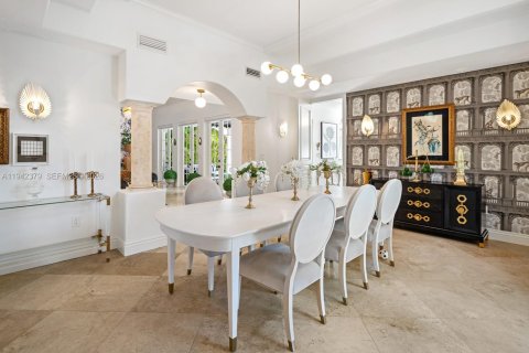 Casa en venta en Coral Gables, Florida, 6 dormitorios, 451.23 m2 № 2000239 - foto 9