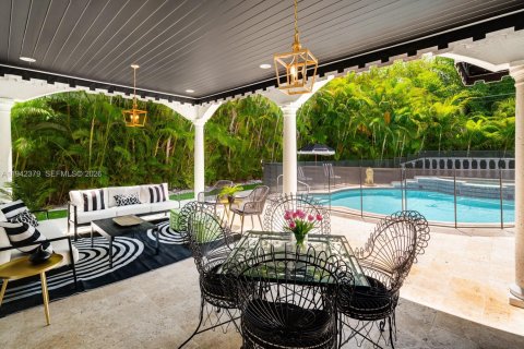 Casa en venta en Coral Gables, Florida, 6 dormitorios, 451.23 m2 № 2000239 - foto 15