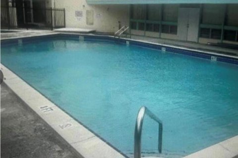 Condo in Lauderhill, Florida, 1 bedroom № 2190669 - photo 5