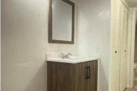 Condo in Lauderhill, Florida, 1 bedroom № 2190669 - photo 8