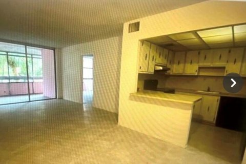 Condo in Lauderhill, Florida, 1 bedroom  № 2190669
