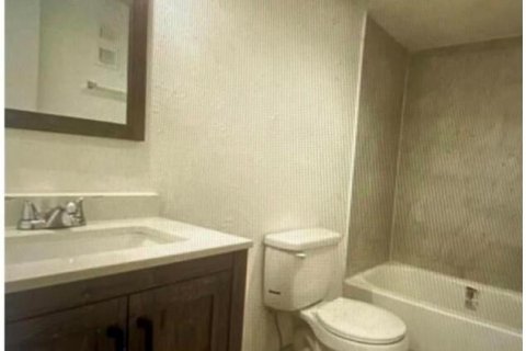 Condo in Lauderhill, Florida, 1 bedroom № 2190669 - photo 6