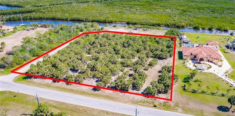 Land in Port Charlotte, Florida № 1562817