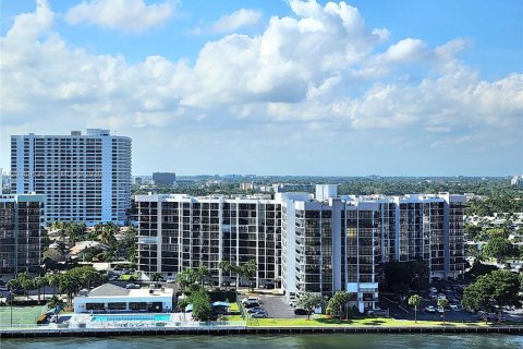 Condo in Hollywood, Florida, 2 bedrooms  № 2087912