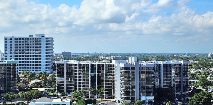 Condo in Hollywood, Florida, 2 bedrooms № 2087912
