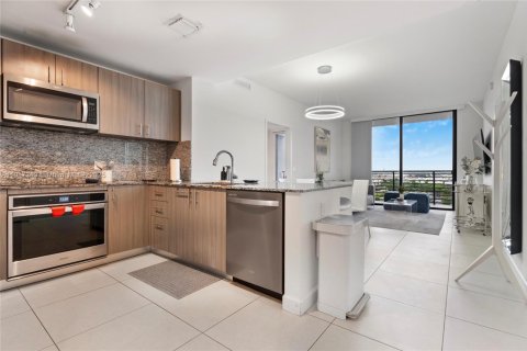 Condo in Doral, Florida, 2 bedrooms  № 1973529 - photo 5