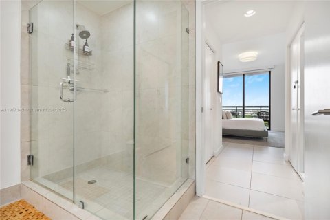 Condo in Doral, Florida, 2 bedrooms  № 1973529 - photo 22