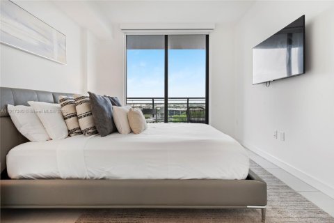 Condo in Doral, Florida, 2 bedrooms  № 1973529 - photo 14