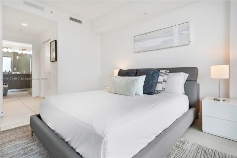 Condo in Doral, Florida, 2 bedrooms  № 1973529 - photo 15