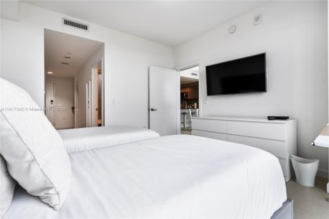 Condo in Doral, Florida, 2 bedrooms  № 1973529 - photo 26