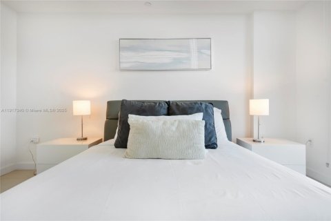 Condo in Doral, Florida, 2 bedrooms  № 1973529 - photo 16