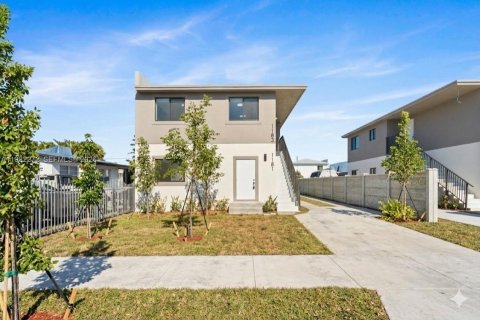 Immobilier commercial à Miami, Floride № 2048268