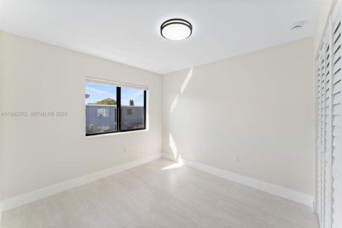 Immobilier commercial à vendre à Miami, Floride № 2048268 - photo 20