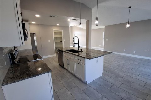 Villa ou maison à vendre à Orlando, Floride: 4 chambres, 189.52 m2 № 2399084 - photo 11