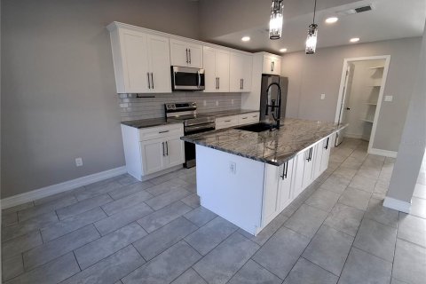 Villa ou maison à vendre à Orlando, Floride: 4 chambres, 189.52 m2 № 2399084 - photo 8