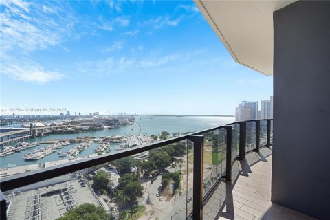 Copropriété à vendre à Miami, Floride: 2 chambres, 75.99 m2 № 2089096 - photo 25