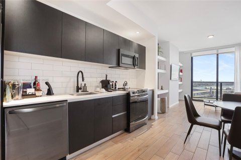 Copropriété à vendre à Miami, Floride: 2 chambres, 75.99 m2 № 2089096 - photo 3