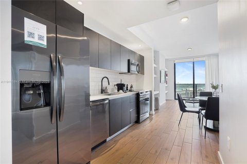Copropriété à vendre à Miami, Floride: 2 chambres, 75.99 m2 № 2089096 - photo 2