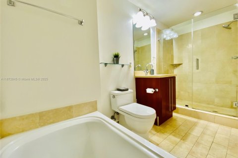 Купить кондоминиум в Майами, Флорида 1 спальня, 65.5м2, № 1930599 - фото 19