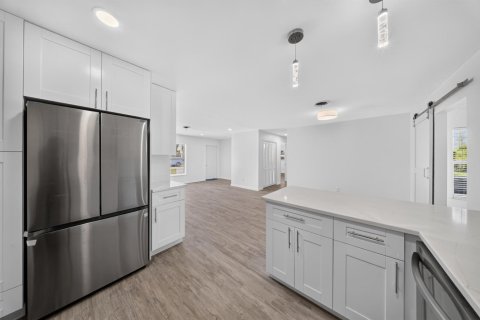 Casa en venta en Port St. Lucie, Florida, 3 dormitorios, 138.33 m2 № 2240840 - foto 10