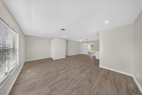 Casa en venta en Port St. Lucie, Florida, 3 dormitorios, 138.33 m2 № 2240840 - foto 6