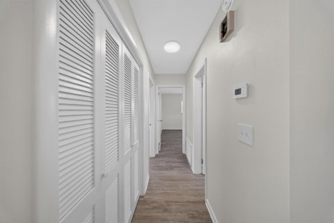 Casa en venta en Port St. Lucie, Florida, 3 dormitorios, 138.33 m2 № 2240840 - foto 13