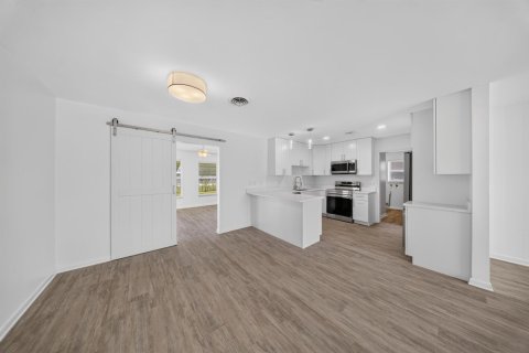Casa en venta en Port St. Lucie, Florida, 3 dormitorios, 138.33 m2 № 2240840 - foto 7
