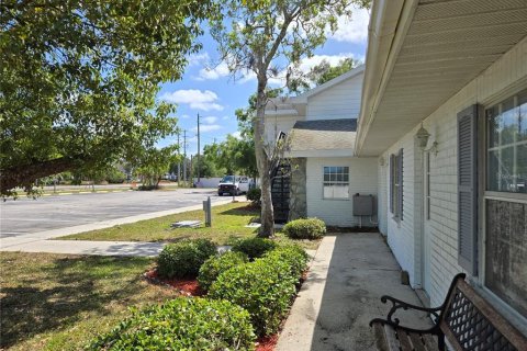 Commercial property in New Port Richey, Florida 787.44 sq.m. № 1900657 - photo 4