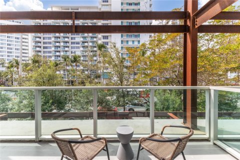Condo in Miami Beach, Florida, 1 bedroom  № 1978088 - photo 2