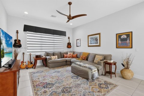 House in Port St. Lucie, Florida 2 bedrooms, 239.69 sq.m. № 2186296 - photo 28