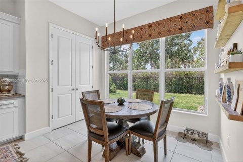 House in Port St. Lucie, Florida 2 bedrooms, 239.69 sq.m. № 2186296 - photo 23