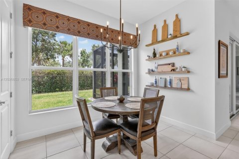 House in Port St. Lucie, Florida 2 bedrooms, 239.69 sq.m. № 2186296 - photo 24