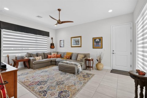 House in Port St. Lucie, Florida 2 bedrooms, 239.69 sq.m. № 2186296 - photo 27