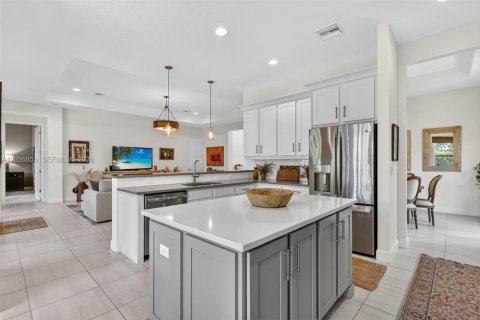 House in Port St. Lucie, Florida 2 bedrooms, 239.69 sq.m. № 2186296 - photo 16