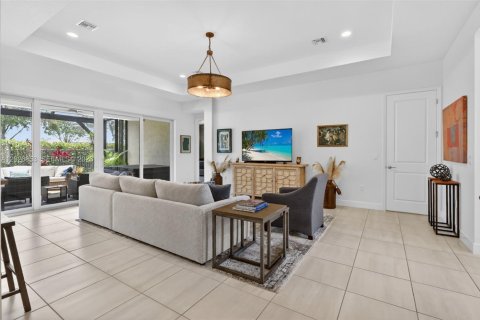 House in Port St. Lucie, Florida 2 bedrooms, 239.69 sq.m. № 2186296 - photo 9