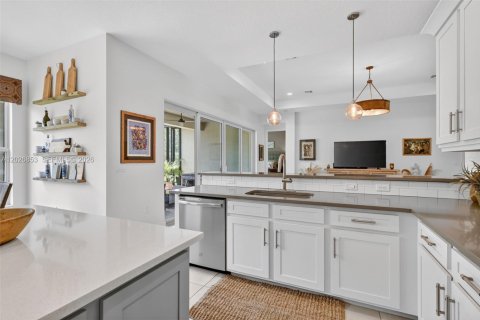 House in Port St. Lucie, Florida 2 bedrooms, 239.69 sq.m. № 2186296 - photo 19