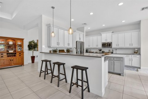 House in Port St. Lucie, Florida 2 bedrooms, 239.69 sq.m. № 2186296 - photo 13